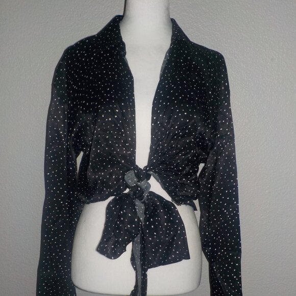 ZARA MS SZ X-LARGE BLACK WITH WHITE PIN DOT SATIN TIE FRONT SATIN CROPPED BLOUSE - Picture 2 of 10
